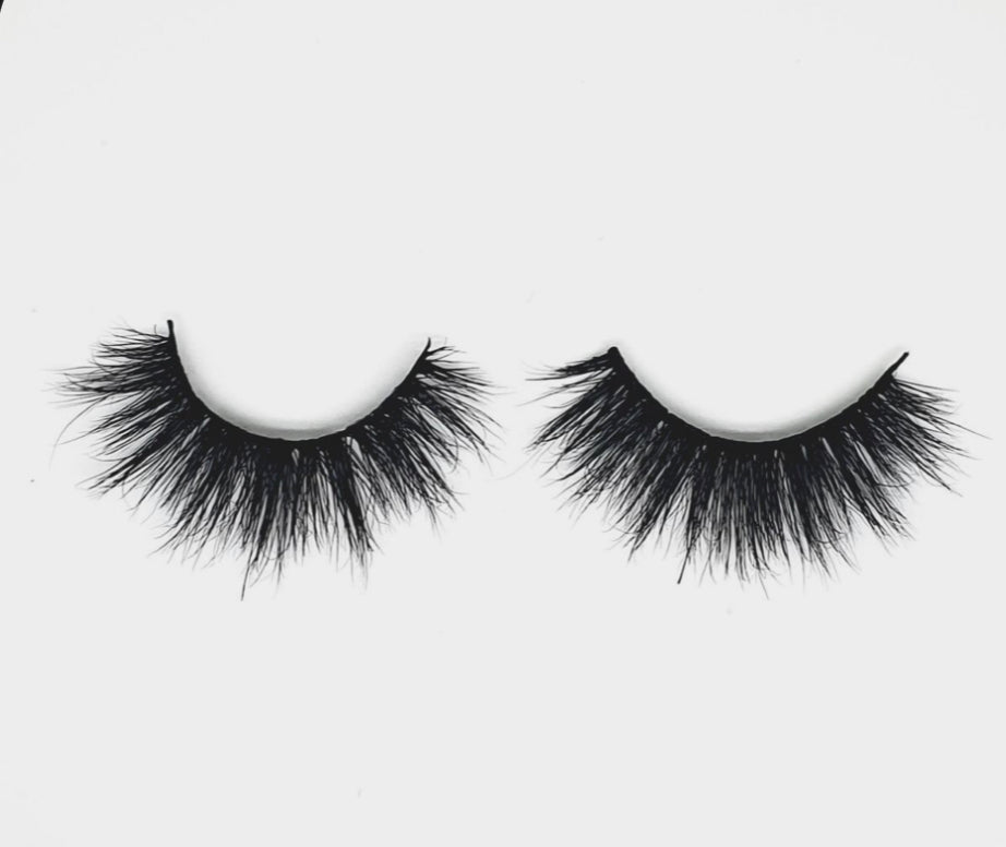 Cléo Lashes: ‘Dubai’