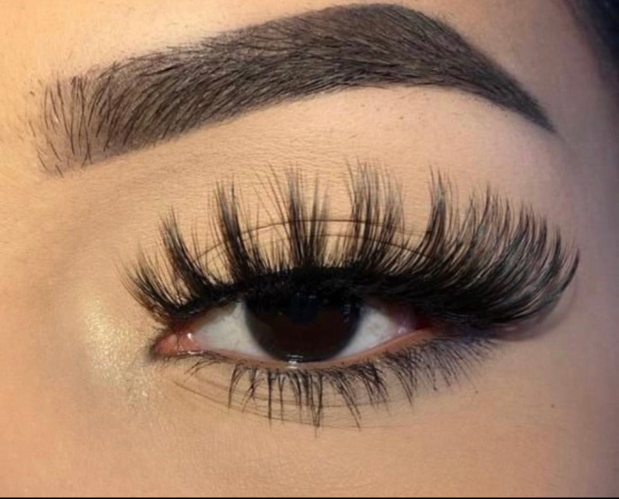 Cléo Lashes: 'Shawty a lil baddie'