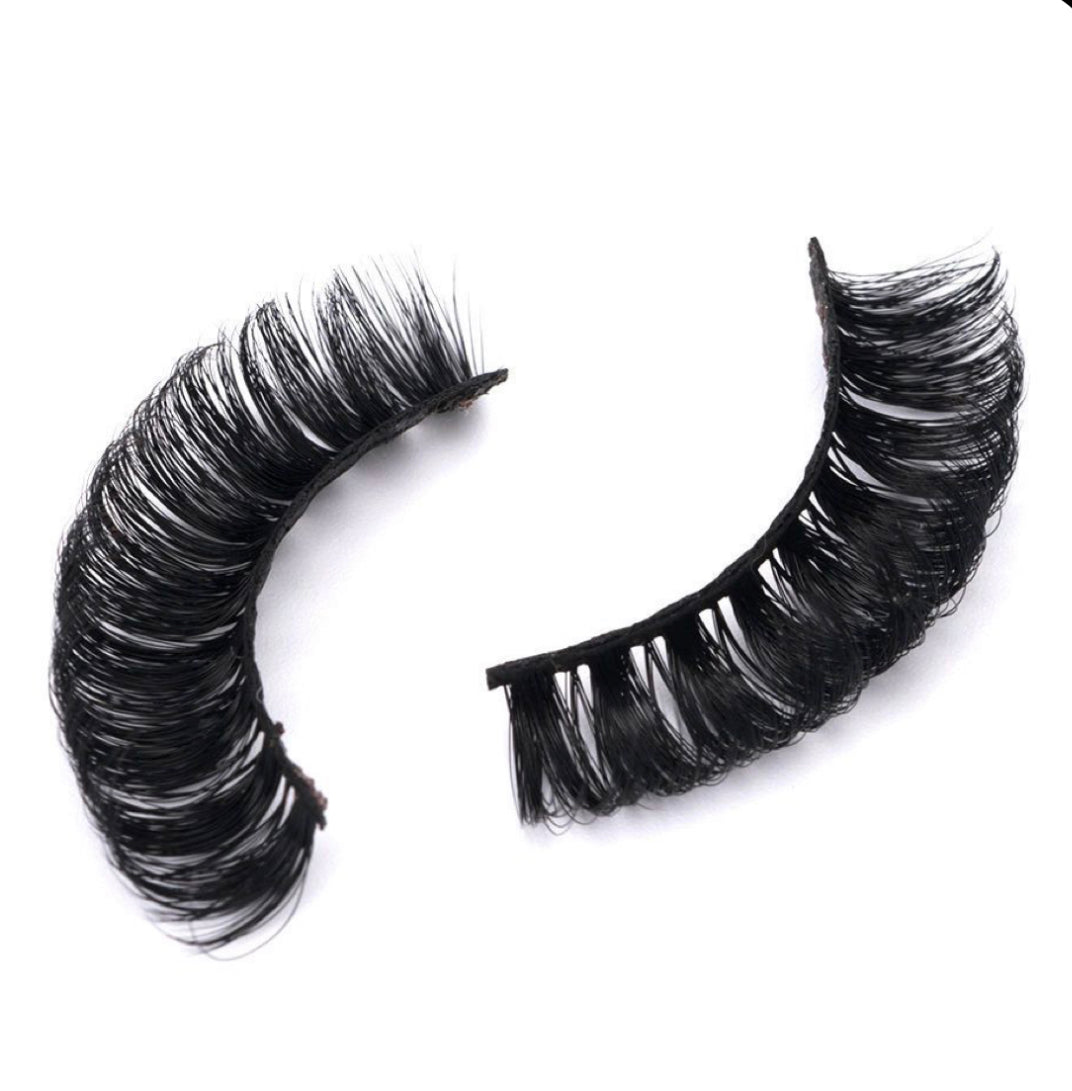 Cléo Lashes: 'Chanel'